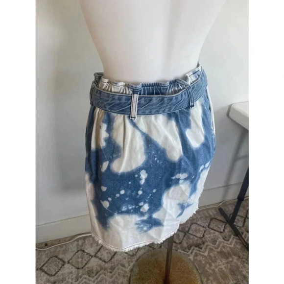 Women's BDG Urban Outfitters Bleached Denim Mini Skirt Raw Hem Size S GUC! 0207 - Picture 6 of 16